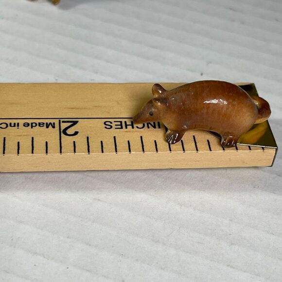 Vintage miniature Triceratops, Brontosaurus and an armadillo. - Picture 5 of 9